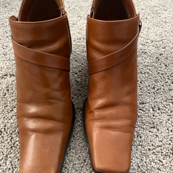 Stylish booties - Picture 4 of 5